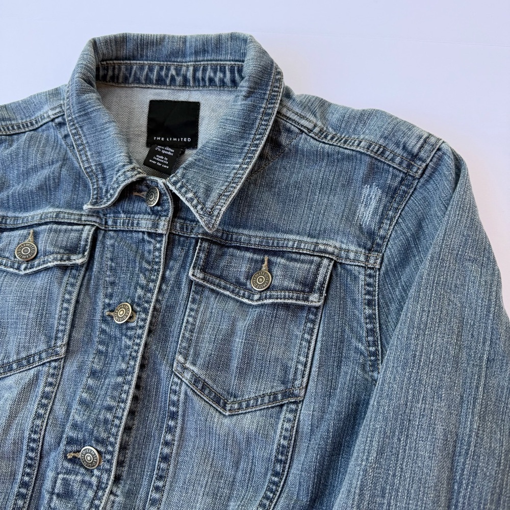 Woman’s The Limited Denim Jacket Size Large​​ - Picture 2 of 7